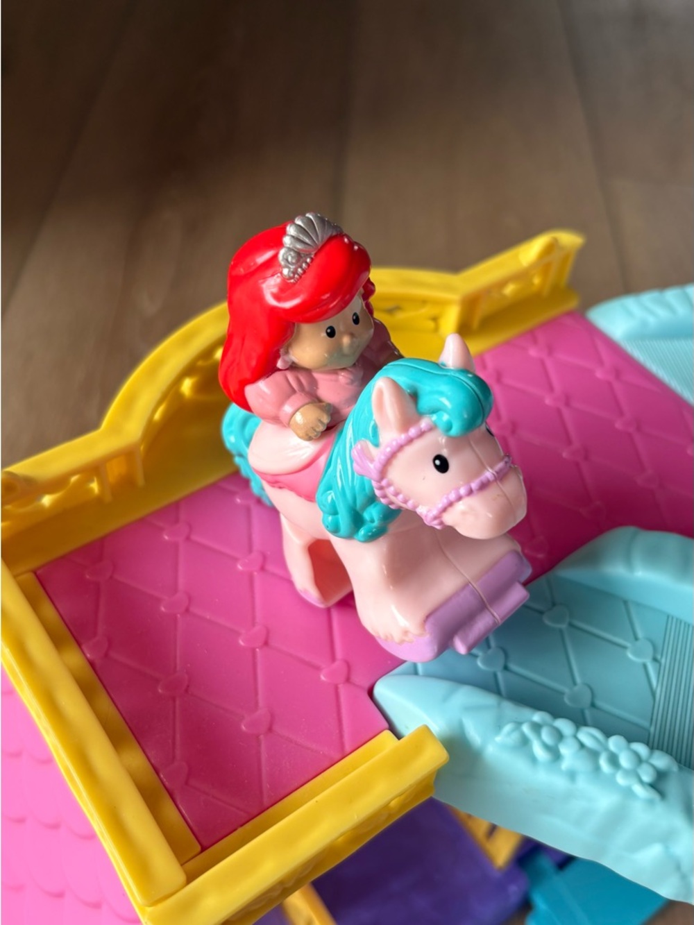 Fisher-Price Little People Disney Princess Castle - Ariel Klip Klop - Picture 3 of 8
